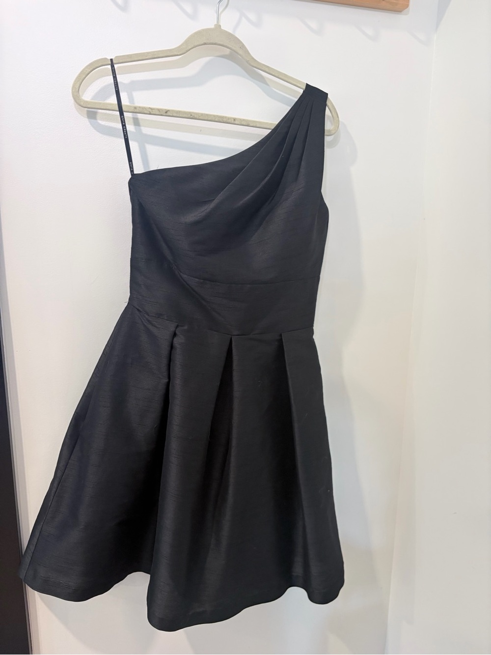 Alfred Sung One-Shoulder Black Party Dress size 2